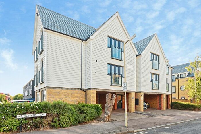 2 Bedroom Flat For Sale In Westmeads Road, Whitstable, CT5
