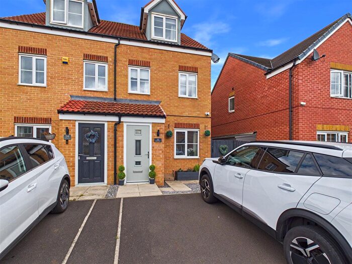 3 Bedroom Semi-Detached House For Sale In Bancroft Drive, Ingleby Barwick, TS17