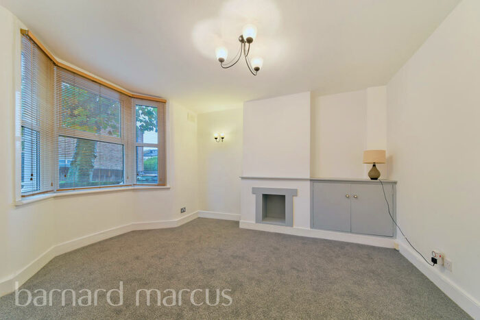 4 Bedroom House To Rent In Tivoli Road, London, SE27