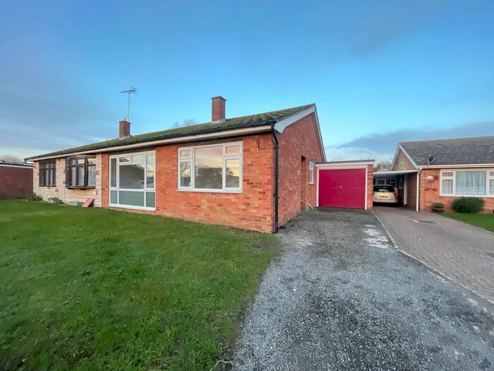2 Bedroom Bungalow To Rent In Longfields, St. Osyth, Clacton-On-Sea, CO16