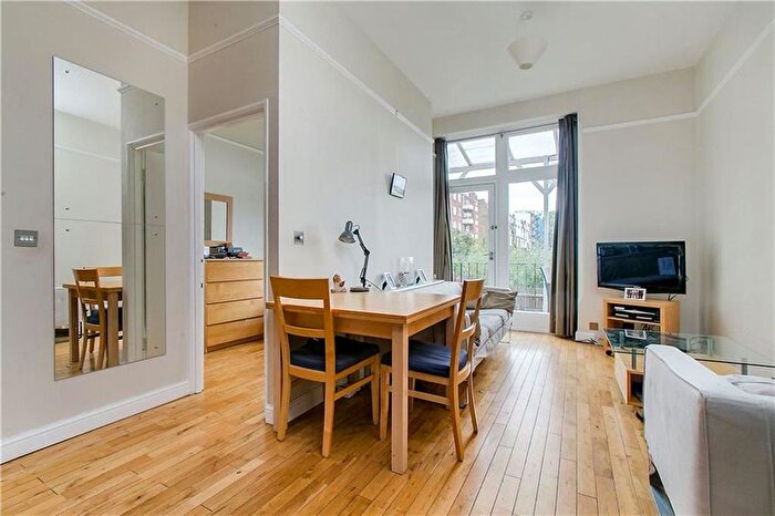 2 Bedroom Flat To Rent In Comeragh Road, West Kensington, W14