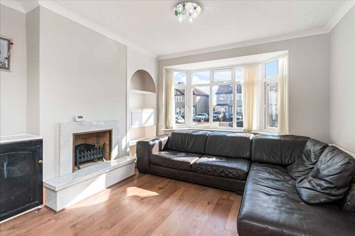 Terraced House To Rent In Marlow Drive, Cheam, SM3