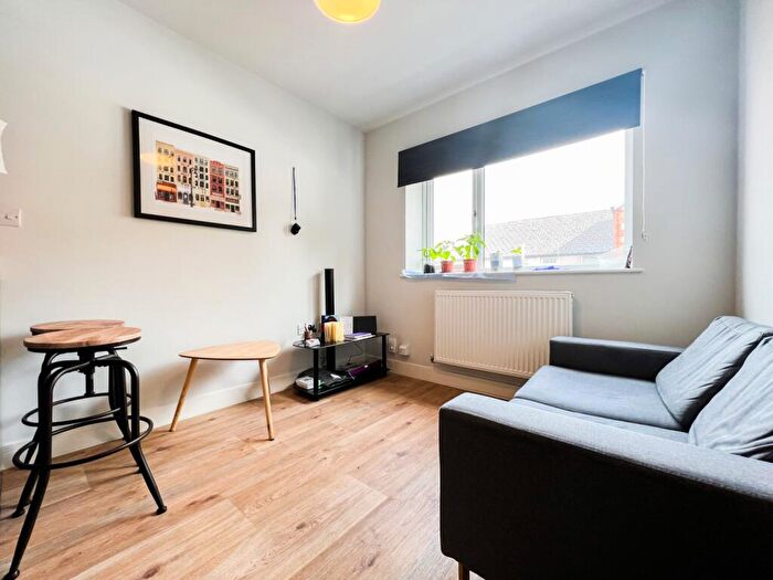 1 Bedroom Terraced House To Rent In Allensbank Road, Heath, CF14