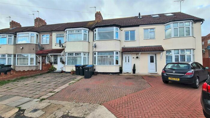 3 Bedroom Terraced House To Rent In Coniscliffe Road, Palmers Green, N13