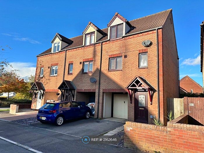 2 Bedroom End Of Terrace House To Rent In Abbotsbury Way, Swindon, SN25