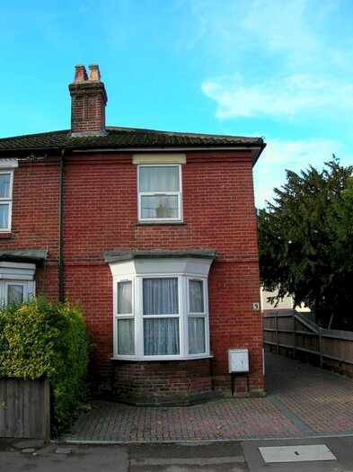 1 Bedroom Flat To Rent In Winsor Road, Totton SO40