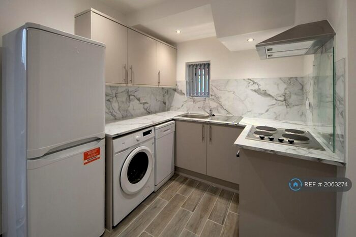 4 Bedroom Semi-Detached House To Rent In Marshfield Road, Bristol, BS16