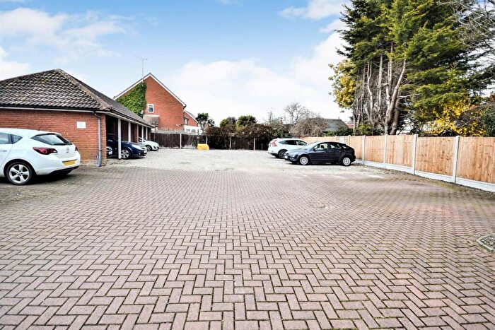 2 Bedroom Apartment For Sale In Tattersalls Chase, Southminster, CM0