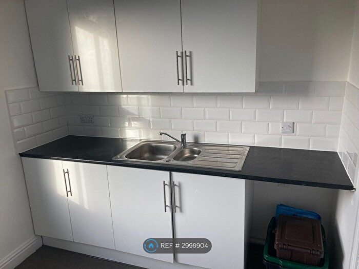1 Bedroom Flat To Rent In Peter Street, Yeovil, BA20
