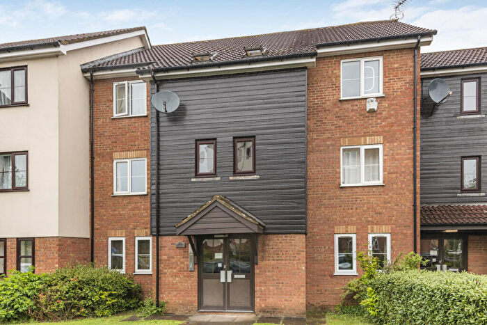 1 Bedroom Apartment For Sale In Vicars Bridge Close, London, HA0