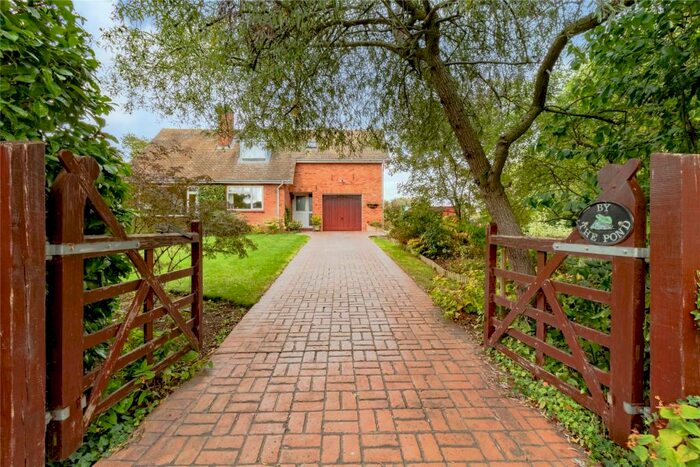 4 Bedroom Detached House For Sale In Waterstock, Oxford, OX33