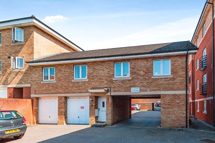 2 Bedroom Property For Sale In Saltash Road, Swindon, SN2