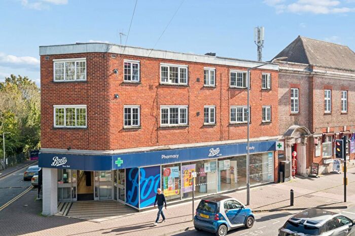 2 Bedroom Flat For Sale In Station Road, Beaconsfield, HP9