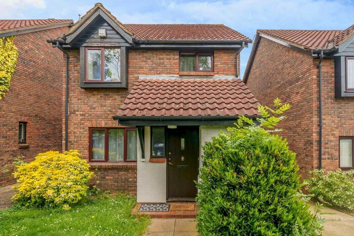 3 Bedroom Semi-Detached House To Rent In Talman Grove, Stanmore, HA7