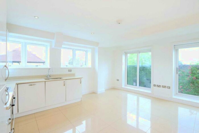 1 Bedroom Apartment To Rent In Coombe Road, New Malden, KT3