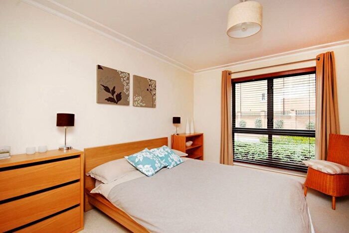 2 Bedroom Flat To Rent In Goldhawk Road, Ravenscourt Park, London, W6