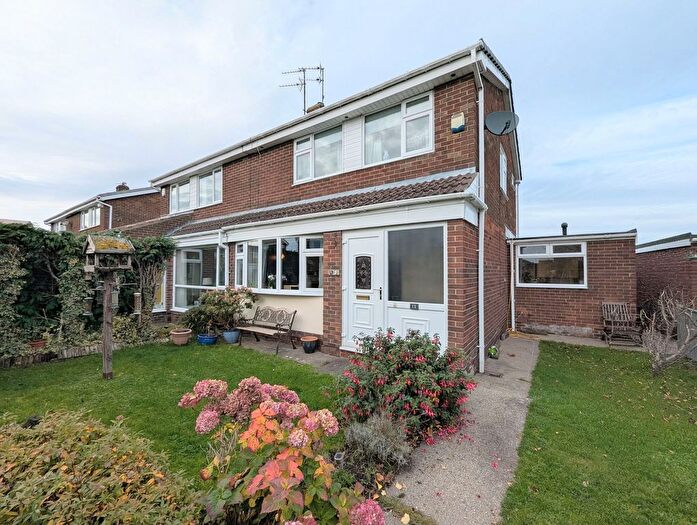 3 Bedroom Semi Detached House For Sale In Norwich Way, Jarrow, NE32