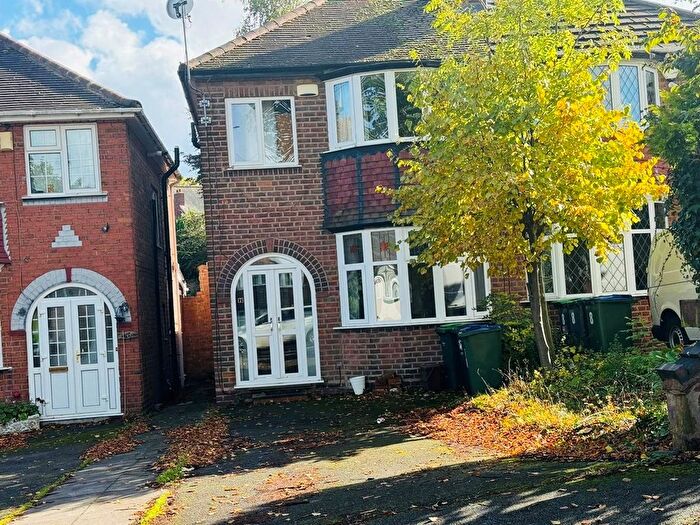 3 Bedroom Semi-Detached House To Rent In Kiniths Crescent, West Bromwich, B71