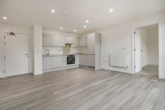 2 Bedroom Flat To Rent In Medway Street Chatham, ME4