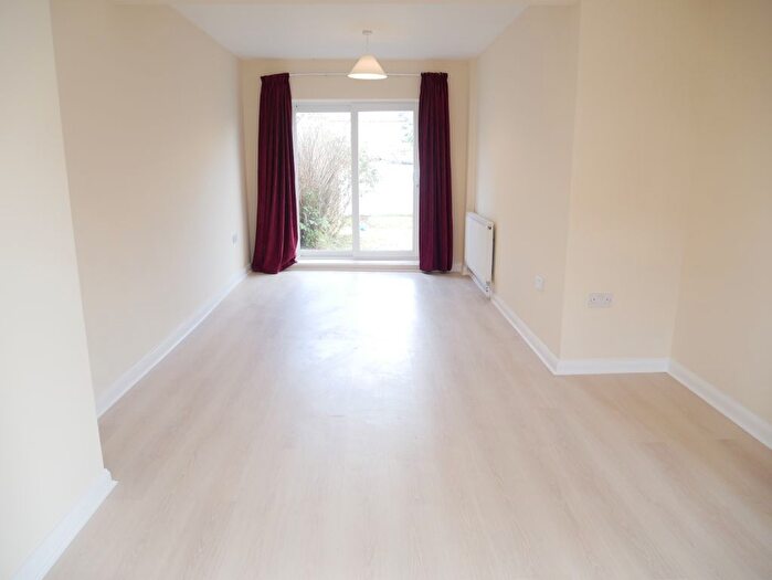 3 Bedroom End Of Terrace House To Rent In Queens Road, Hayes, UB3