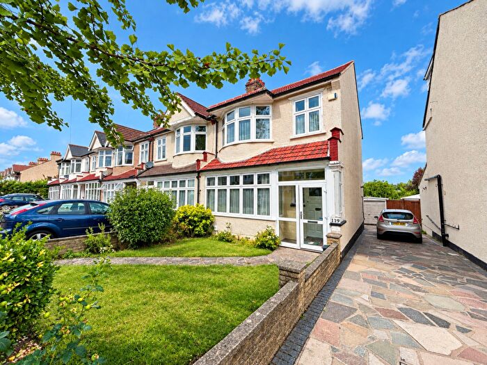 3 Bedroom End Of Terrace House For Sale In Palace View, Bromley, BR1