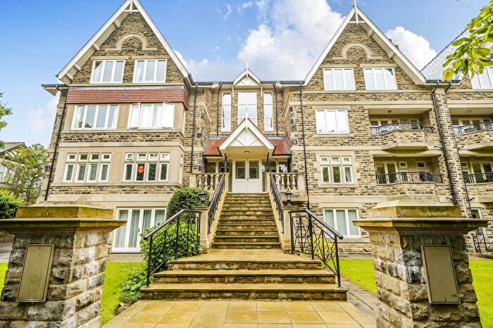 3 Bedroom Flat For Sale In Park Avenue, Radlyn Oval, HG2