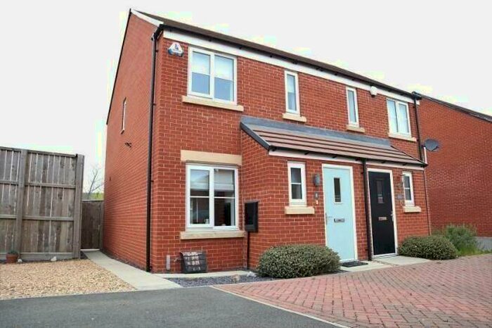 2 Bedroom Semi-Detached House To Rent In Avebury Mews, Hampton Gardens, PE7