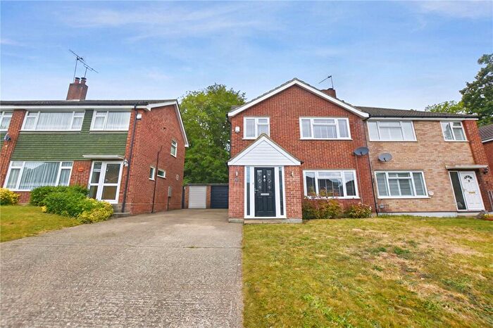 4 Bedroom Semi Detached House For Sale In Eden Road, Bexley, Kent, DA5
