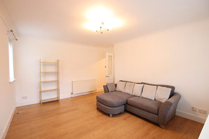 2 Bedroom Flat To Rent In Saggar Street, Dundee, DD2