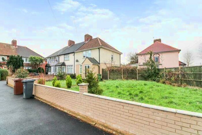 3 Bedroom Semi-Detached House To Rent In Wood Lane, Dagenham, RM9