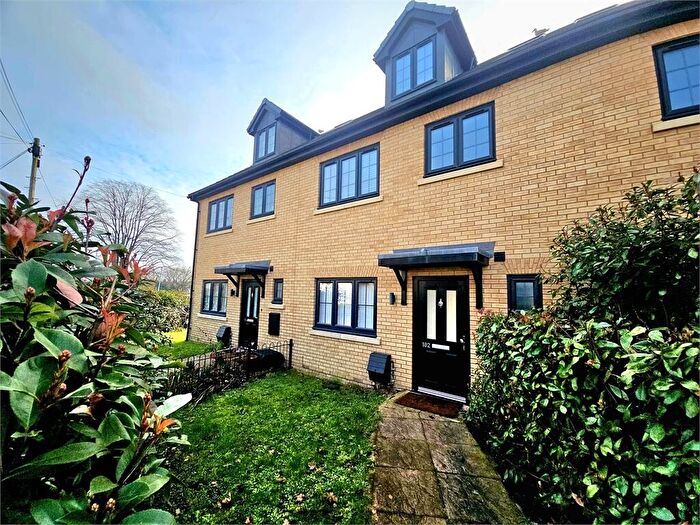 4 Bedroom Terraced House For Sale In Hart Road, Thundersley, Benfleet, SS7