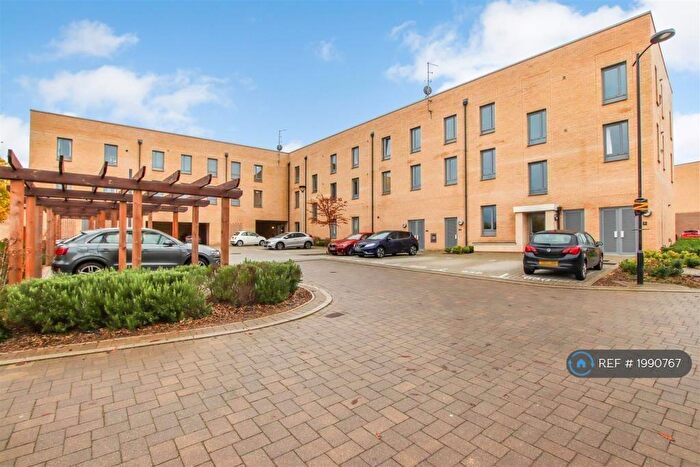 2 Bedroom Flat To Rent In Berwick Place, Trumpington, Cambridge, CB2