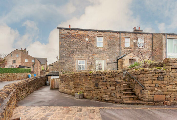 4 Bedroom Character Property For Sale In Lidget Croft, Bradley, BD20