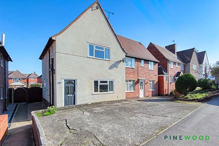 3 Bedroom Semi Detached House For Sale In North Wingfield Road, Grassmoor, S42