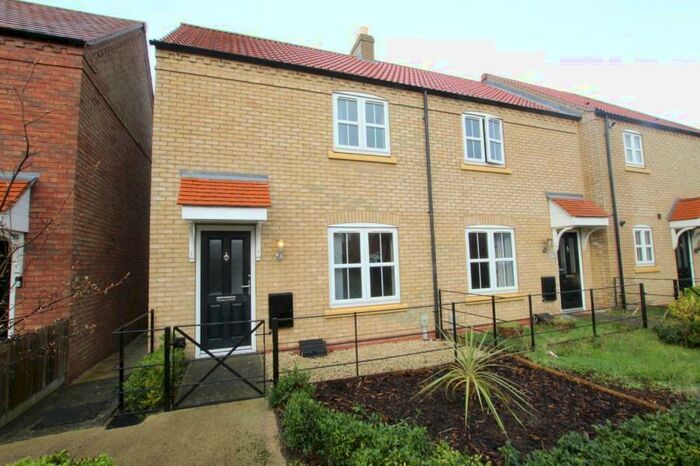 2 Bedroom End Of Terrace House To Rent In Attringham Park, Kingswood, HU7