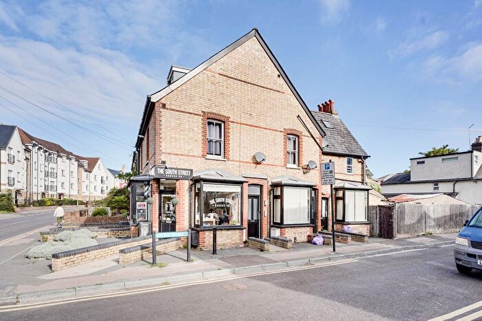2 Bedroom Flat To Rent In Stort Road, Bishop's Stortford, CM23