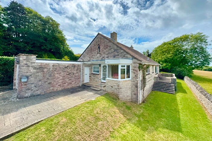 3 Bedroom Bungalow For Sale In Haycrafts Lane, Swanage, BH19
