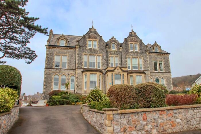 2 Bedroom Flat To Rent In Landemann Circus, Weston-Super-Mare, BS23