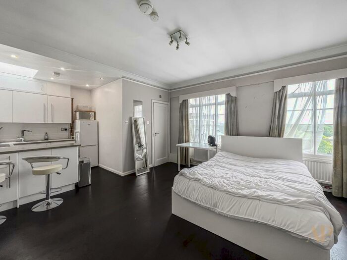 Studio To Rent In Rossmore Court, Park Road, London, NW1