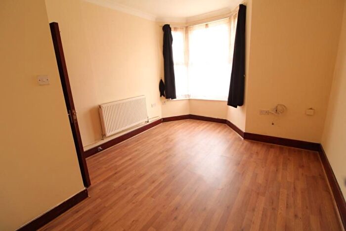 3 Bedroom Flat To Rent In Church Road Almshouses, Church Road, London, E10