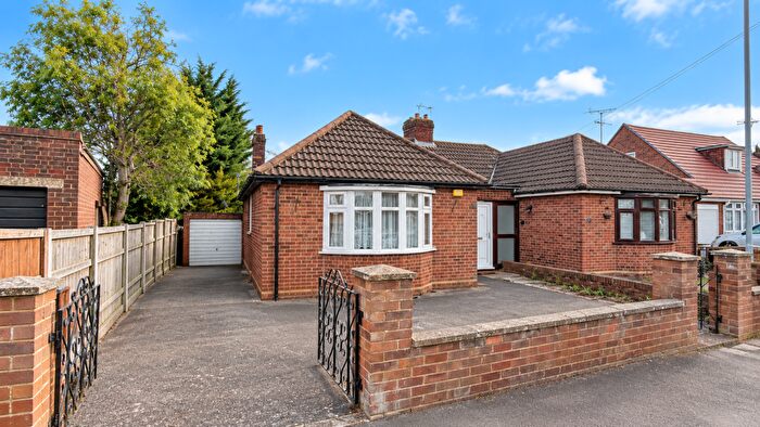 2 Bedroom Bungalow For Sale In Granby Road, Luton, LU4