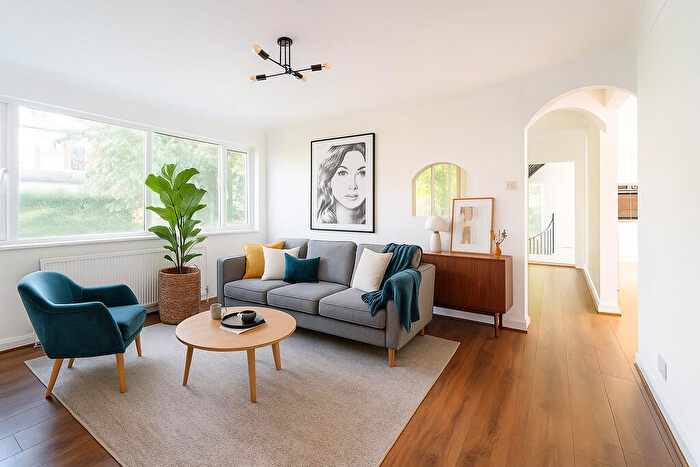 2 Bedroom Maisonette For Sale In Heathville Road, N19