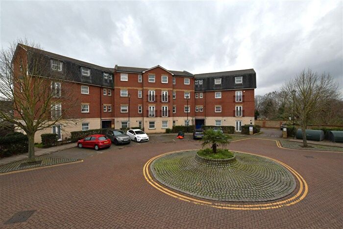 2 Bedroom Flat For Sale In Queensberry Place, Manor Park, E12