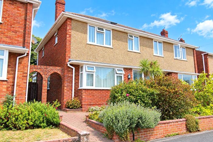 3 Bedroom Semi Detached House For Sale In Blackbrook Road, Fareham, Hampshire, PO15