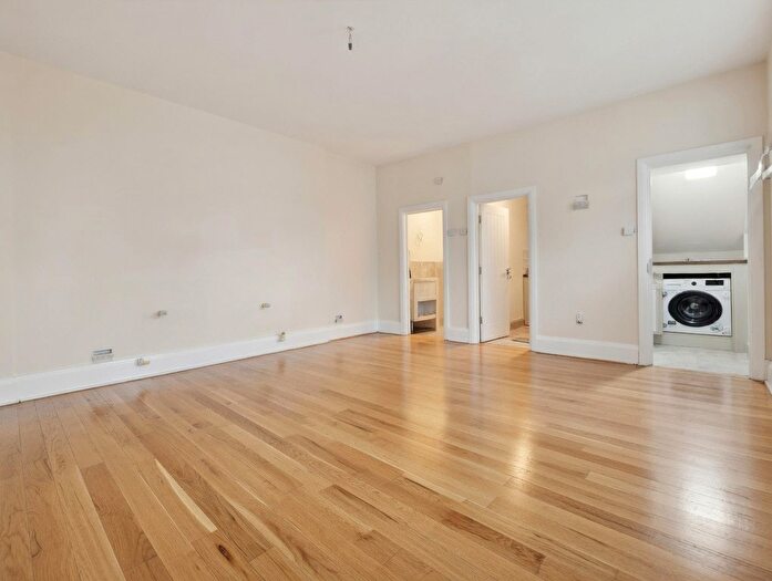 Studio To Rent In Northfields Avenue, W13