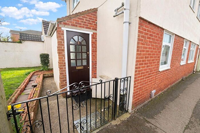 1 Bedroom Flat To Rent In Brockhurst Road, Gosport, PO12