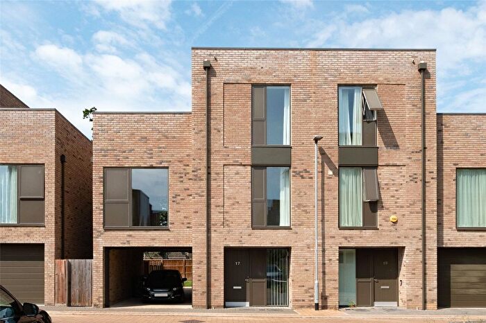 4 Bedroom Semi-Detached House To Rent In Brook End Close, Trumpington, Cambridge, Cambridgeshire, CB2