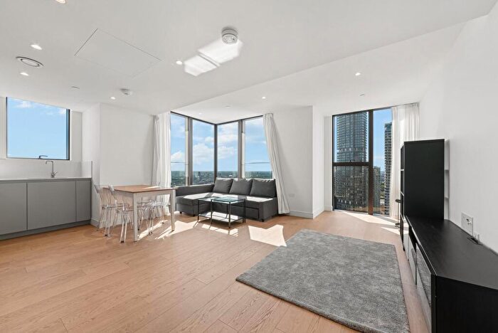 2 Bedroom Apartment To Rent In Harcourt Tower, London, E14