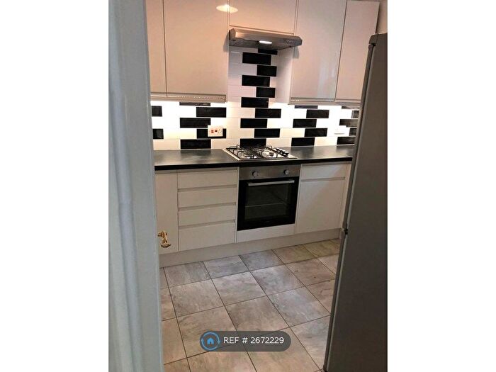 1 Bedroom Flat To Rent In Pepys Road, London, SE14