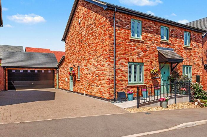 4 Bedroom Detached House For Sale In Carter Close, Shipston-On-Stour, CV36